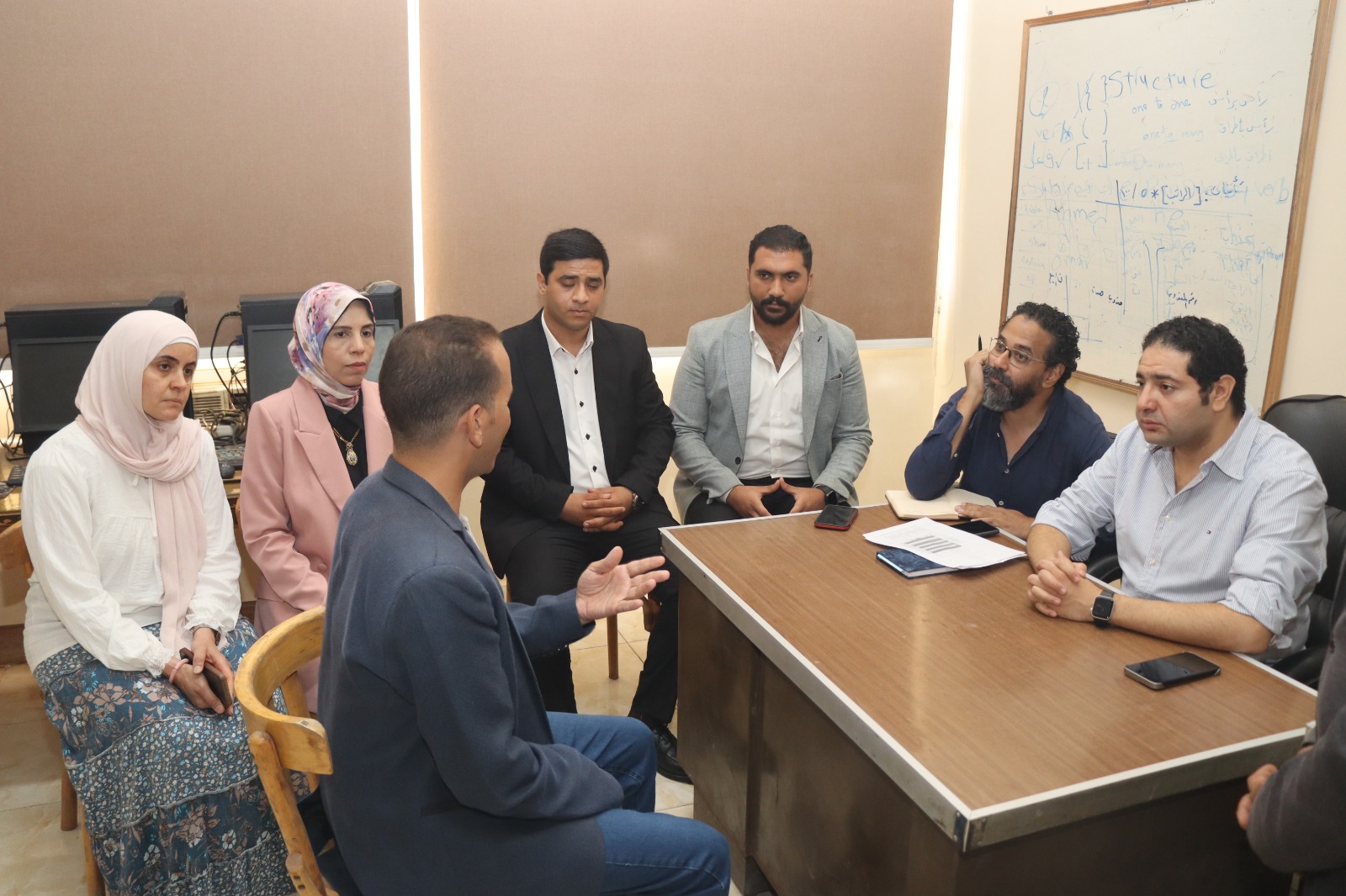 اجراء المقابلات الشخصية لمرشحي برنامح إعداد مدربين
